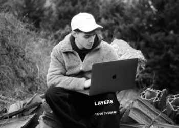 Jomàn presenta “LAYERS”: il primo brano prodotto e realizzato da Giovanni Manuel Di Carlo, un viaggio tra jazz, elettronica e nuove sonorità