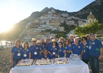 Quando la passione mette le ali: dieci Fiat 500 e diciotto amici da Larino a Positano