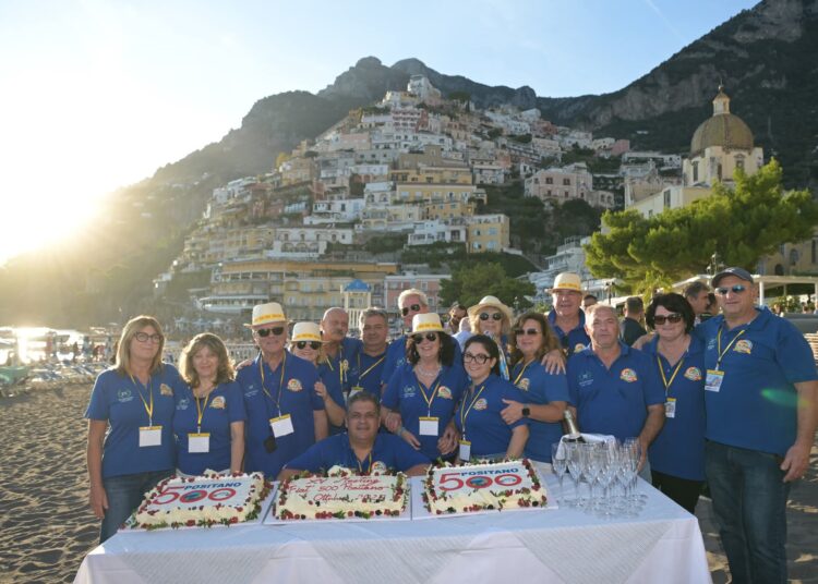 Quando la passione mette le ali: dieci Fiat 500 e diciotto amici da Larino a Positano
