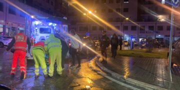 Donna investita sotto la pioggia mentre attraversa la strada: soccorsa dal 118, possibile trasferimento al San Timoteo