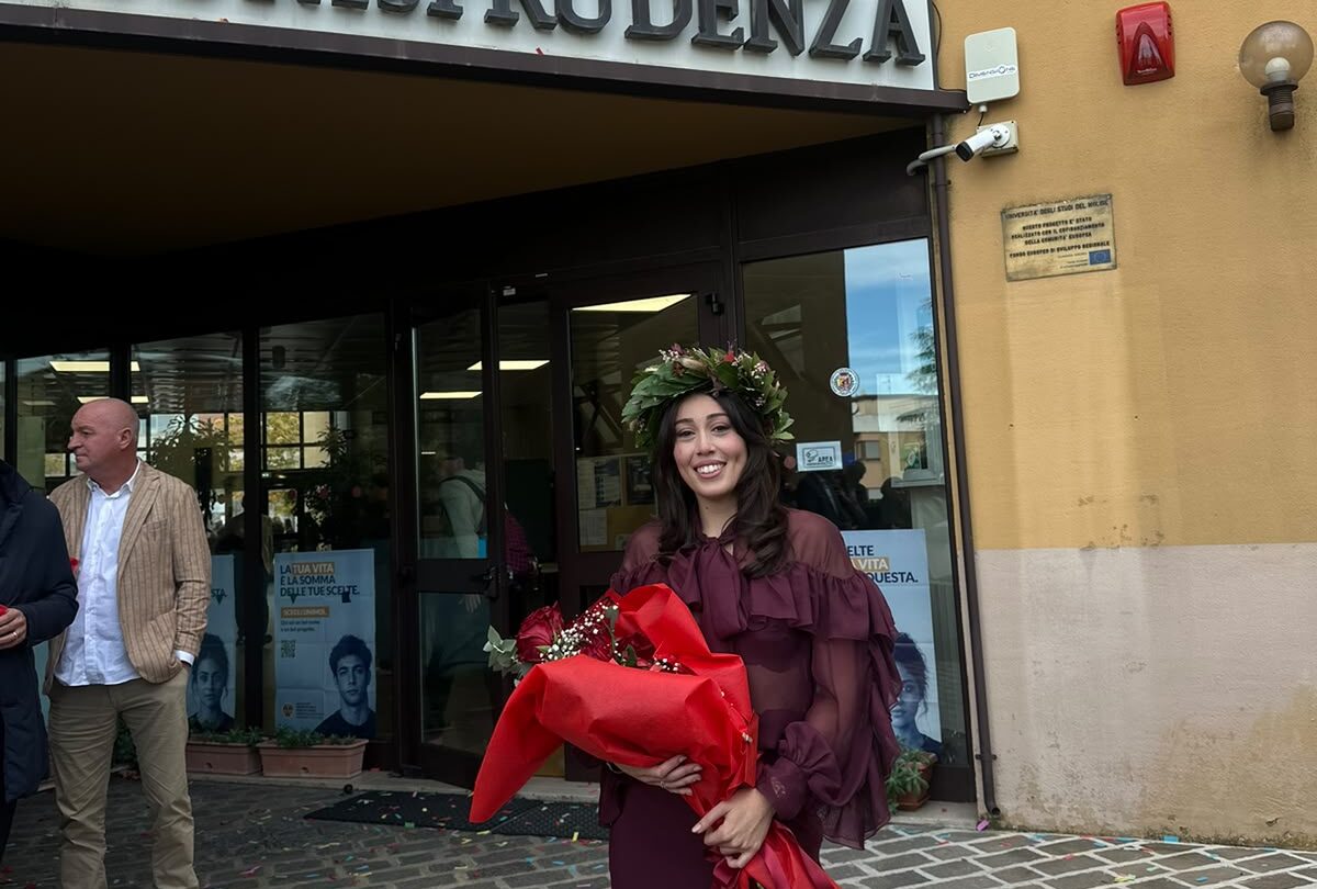 Ururi. Confetti rossi per Rosaria Occhionero: sii fiera di te stessa